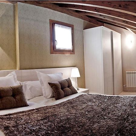 Fuente De La Estacion Aparthotel Ескарай Екстериор снимка